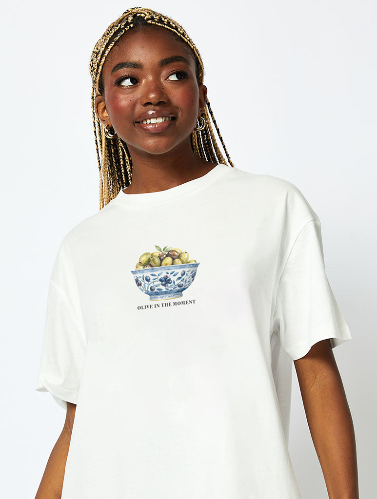 Olive in the Moment T-Shirt In Ecru