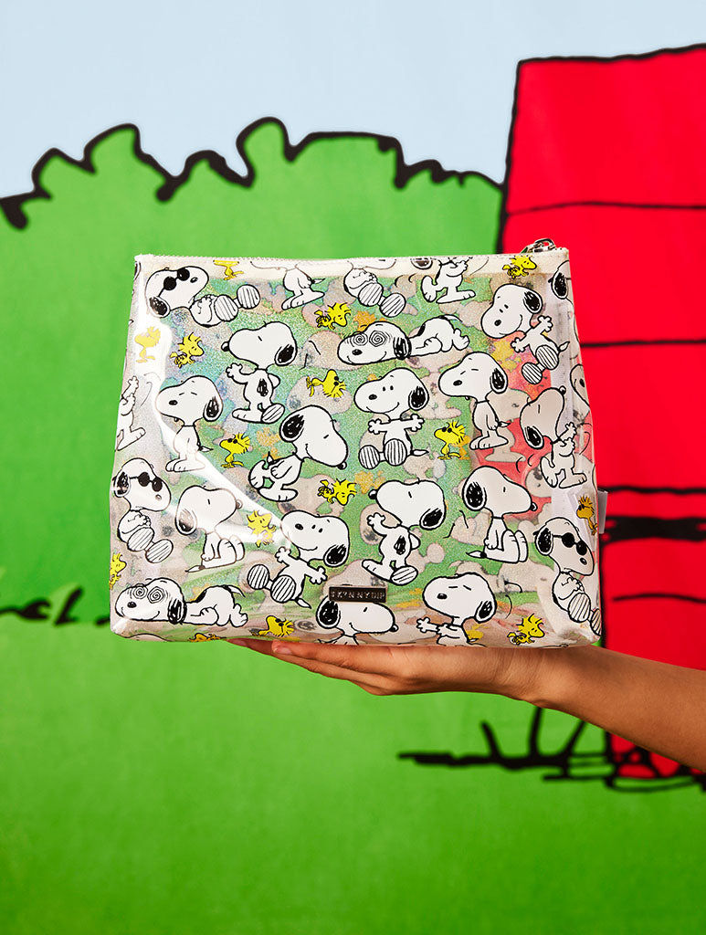 Peanuts x Skinnydip Snoopy Washbag