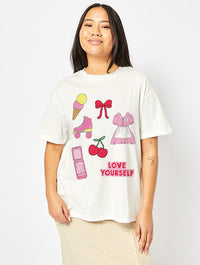 Mallows Beauty x Skinnydip Sticker T-Shirt In Ecru Tops & T-Shirts Skinnydip London