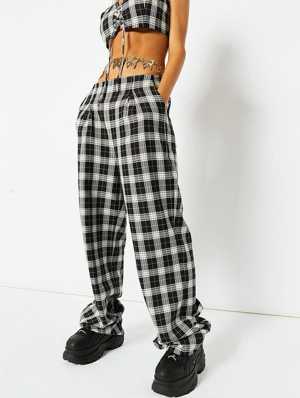 Pin by LiSa BeeHleR on PLaiD  Wide leg pants outfit Trousers women  outfit Funky pants